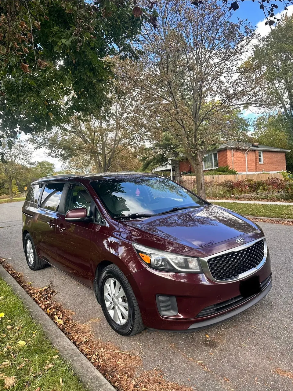 Kia Sedona 2018 photo 2