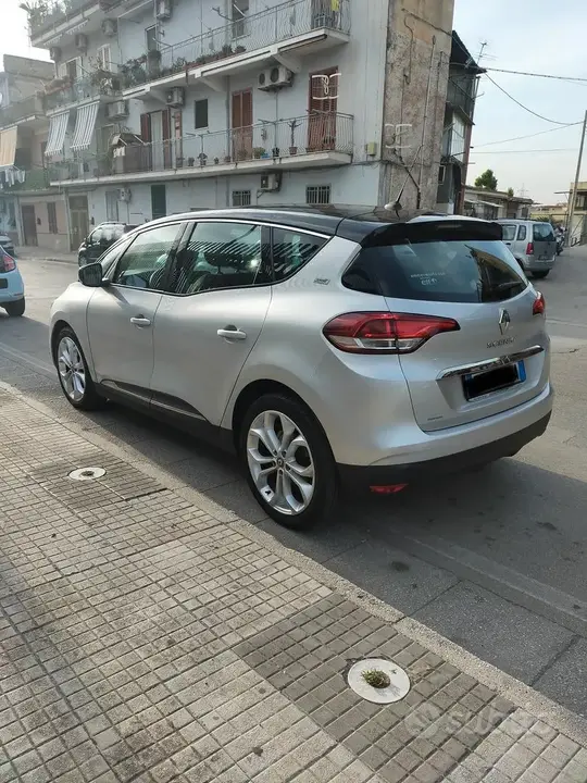 Renault Scenic 2018 photo 2