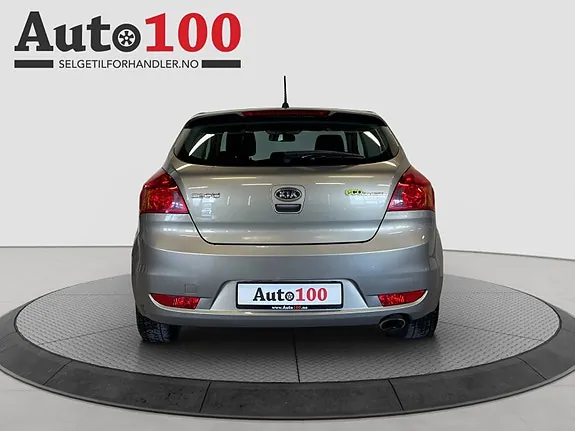 Kia Ceed 2011 photo 5