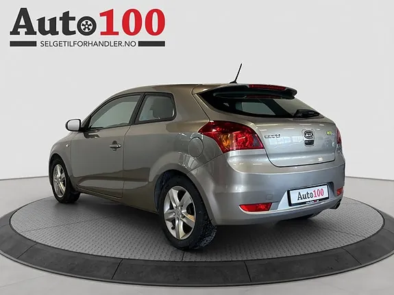 Kia Ceed 2011 photo 4