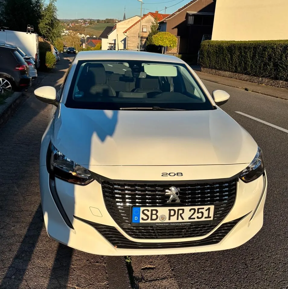 Peugeot 208