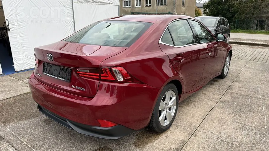 Lexus Is 2015 photo 5