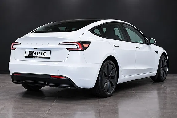 Tesla Model 3 2025 photo 5