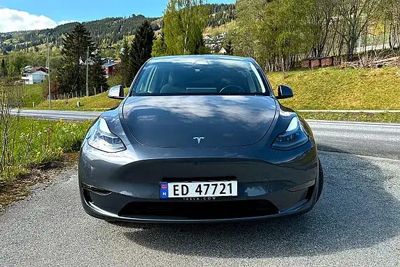 Tesla Model Y 2021 photo 2