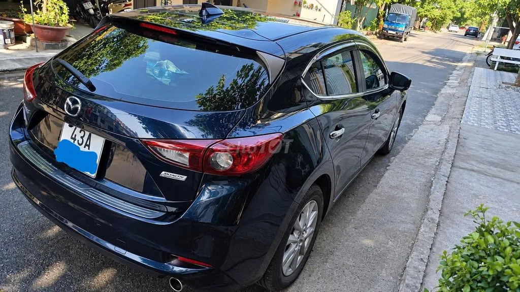 Mazda 3 2017 photo 2