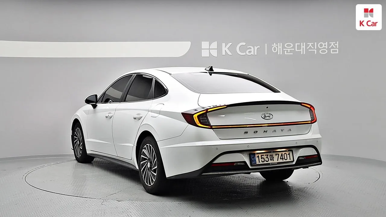 Hyundai Sonata Dn8 Hybrid 2022 photo 2