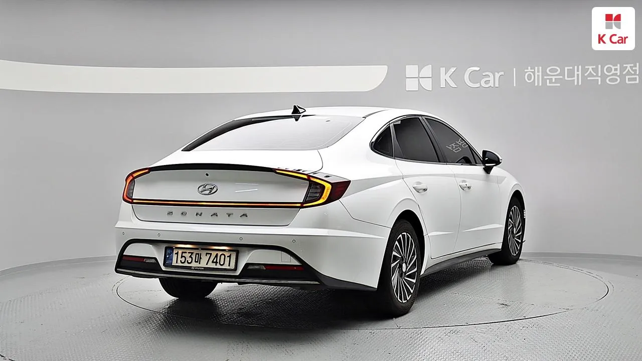 Hyundai Sonata Dn8 Hybrid 2022 photo 4