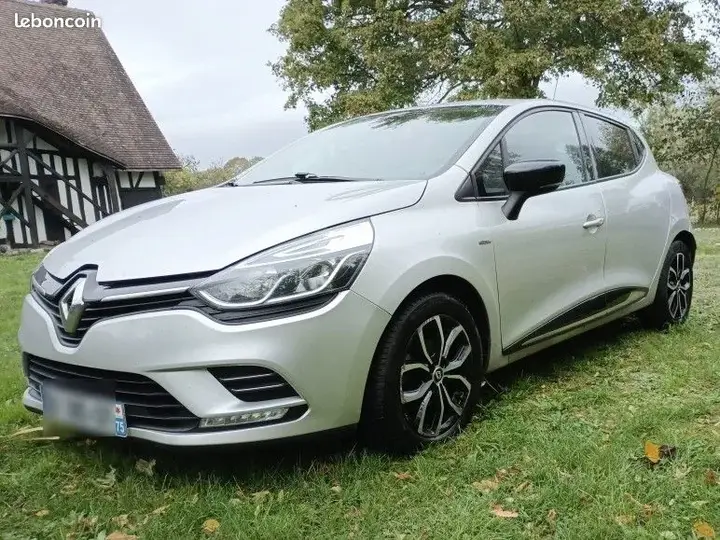 Renault Clio 2017 photo 2