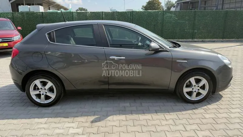 Alfa Romeo Giulia 2015 photo 4