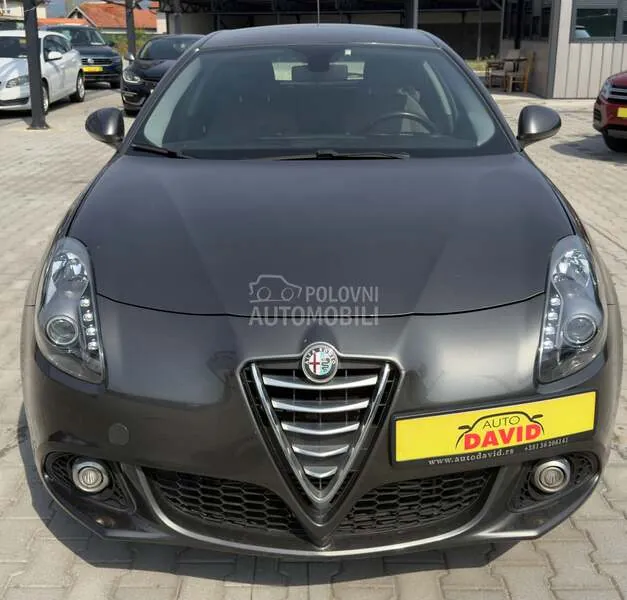 Alfa Romeo Giulia 2015 photo 2