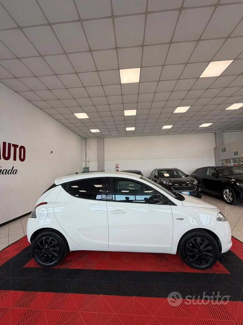 Lancia Ypsilon 2015 photo 5