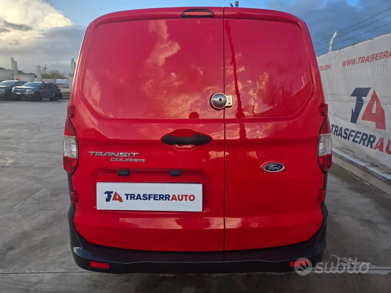 Ford Transit Courier 2023 photo 4