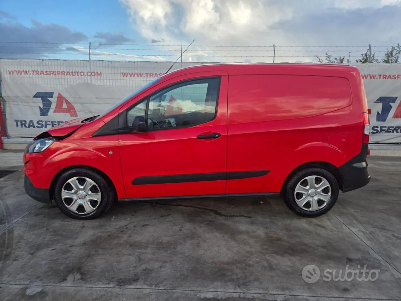 Ford Transit Courier 2023 photo 2