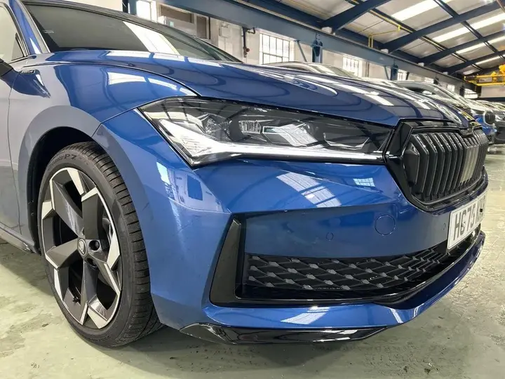 Skoda Superb photo 3
