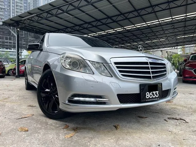 Mercedes-Benz E200