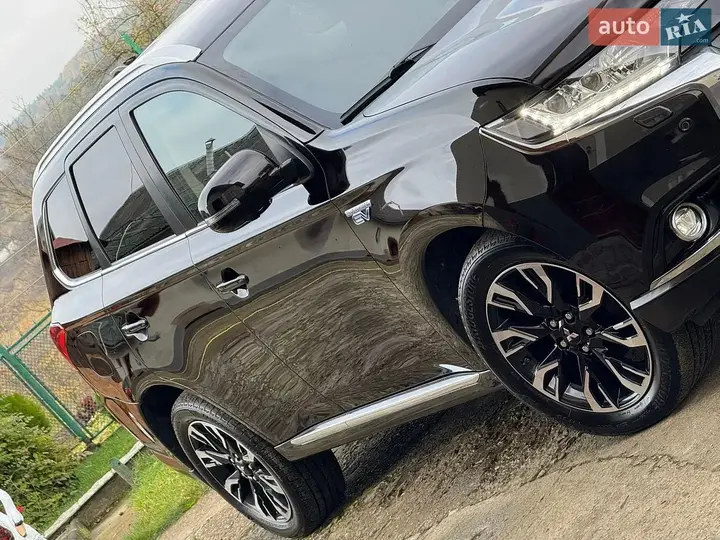 Mitsubishi Outlander 2017 photo 4