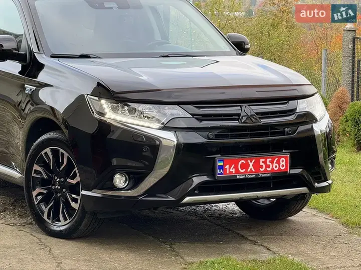 Mitsubishi Outlander 2017 photo 3