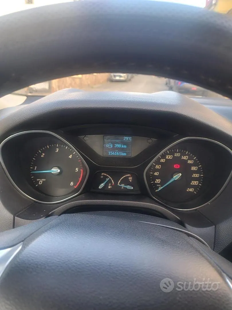 Ford Focus 2011 photo 3