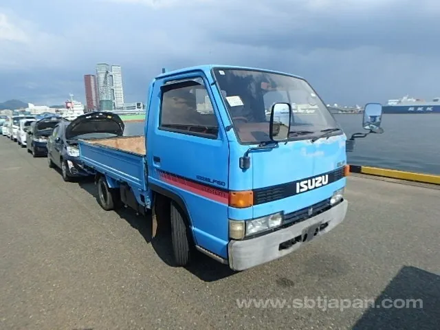 Isuzu Elf