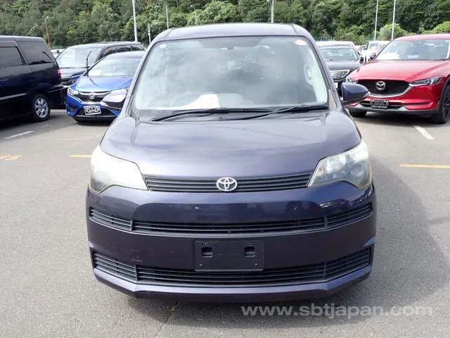 Toyota Spade 2013 photo 5