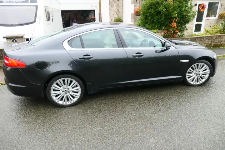 Jaguar Xf 2013 photo 4