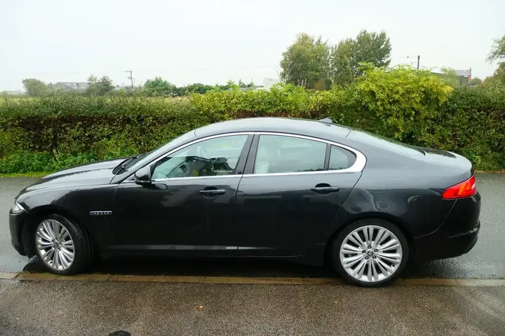 Jaguar Xf 2013 photo 2