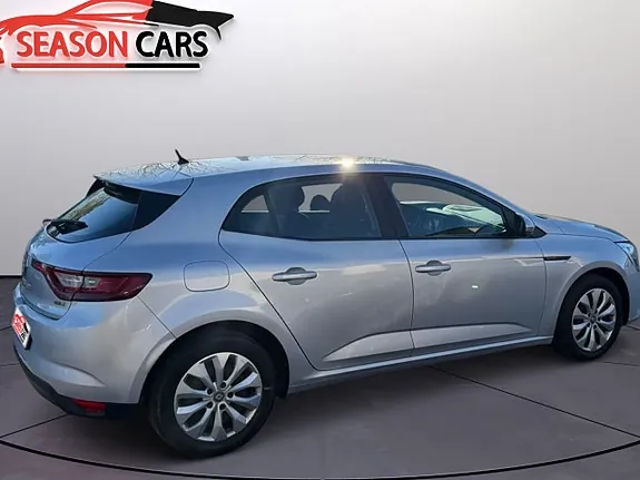 Renault Megane 2017 photo 2