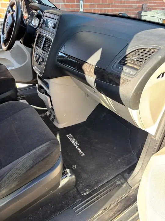 Dodge Grand Caravan 2013 photo 3