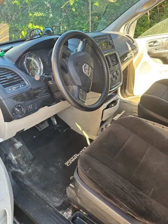 Dodge Grand Caravan 2013 photo 4