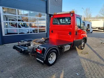 Iveco Daily 2015 photo 2