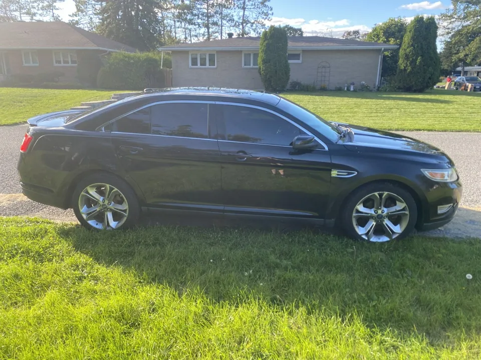 Ford Taurus 2010 photo 4