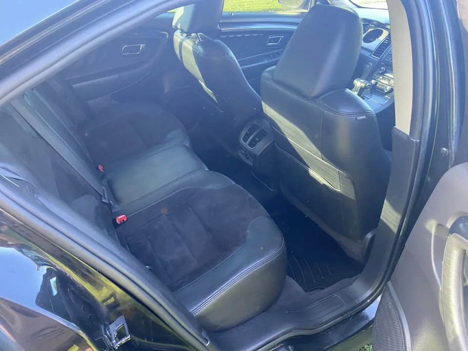 Ford Taurus 2010 photo 3