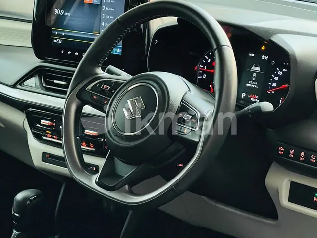 Suzuki Swift 2024 photo 3