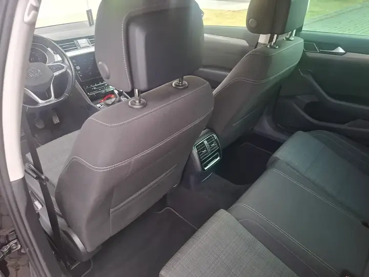 Volkswagen Passat 2022 photo 2