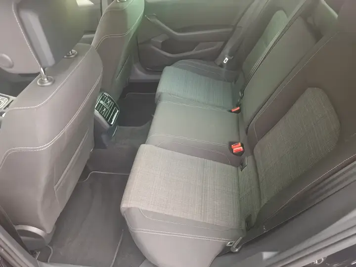 Volkswagen Passat 2022 photo 3