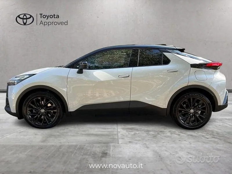 Toyota C-Hr 2024 photo 2
