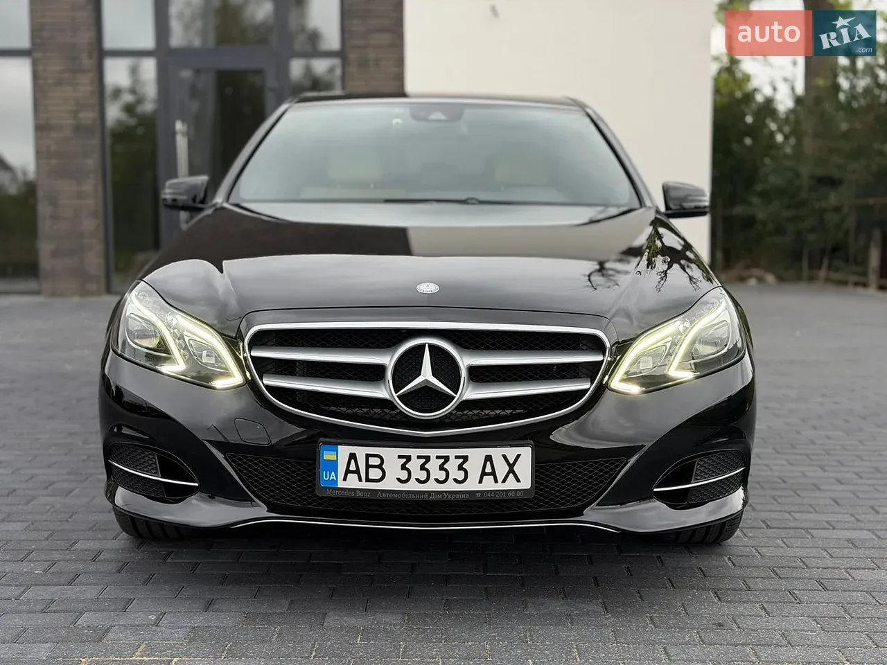 Mercedes-Benz E-Class 2013 photo 2