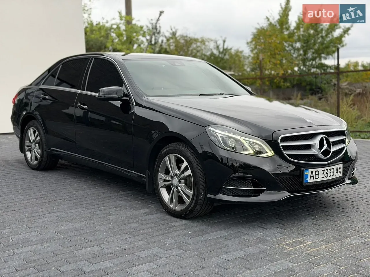 Mercedes-Benz E-Class 2013 photo 4