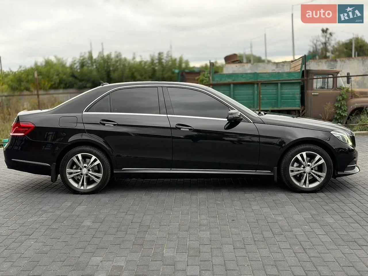 Mercedes-Benz E-Class 2013 photo 5