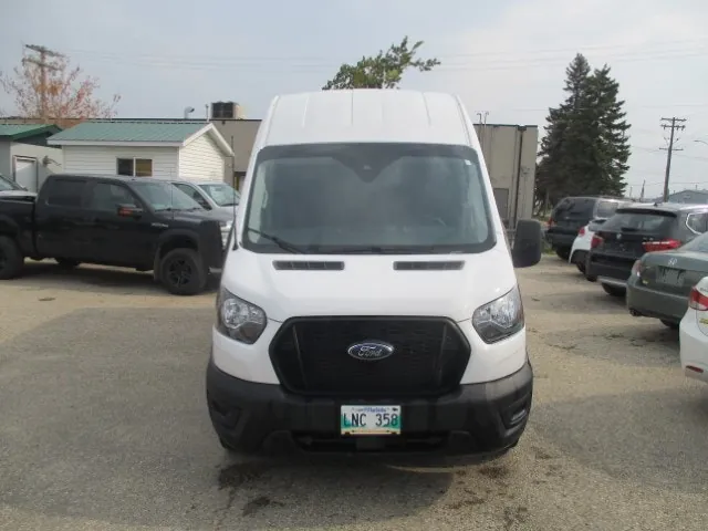 Ford Transit 2023 photo 2