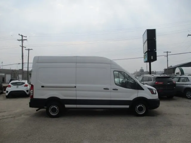 Ford Transit 2023 photo 4