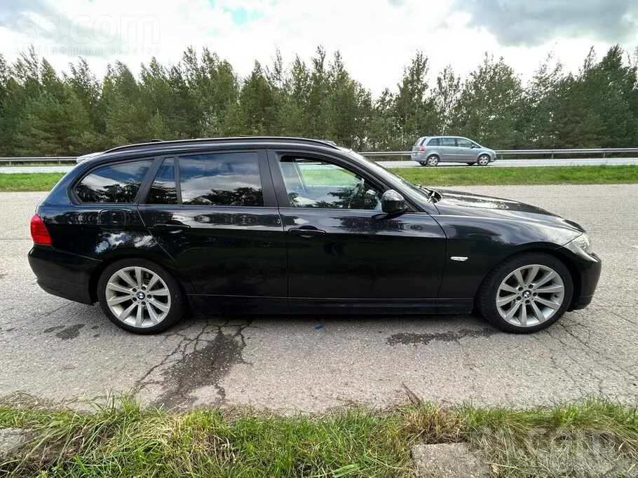 BMW 320 2011 photo 3
