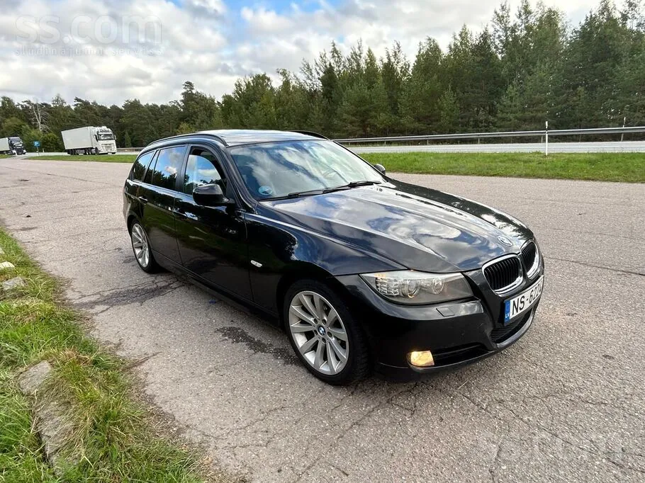BMW 320 2011 photo 2