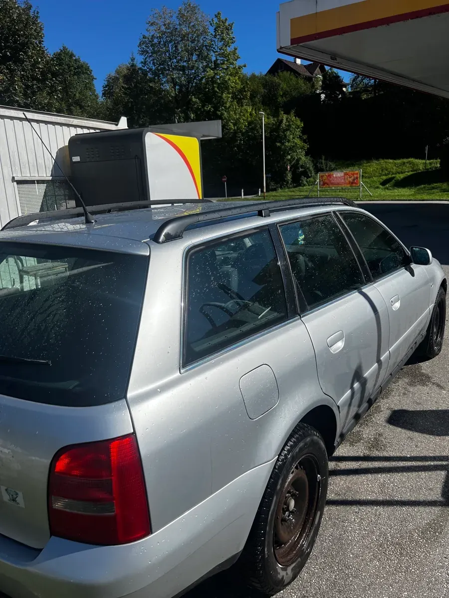 Audi A4 2000 photo 2