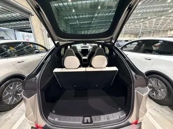 Tesla Model Y 2026 photo 5