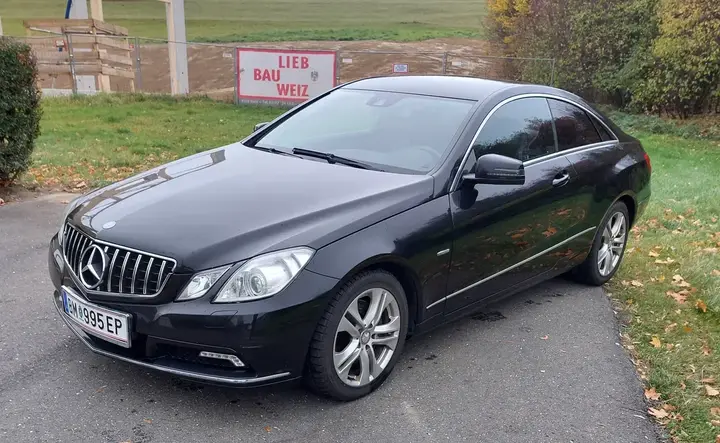 Mercedes-Benz E-Class 2010 photo 2