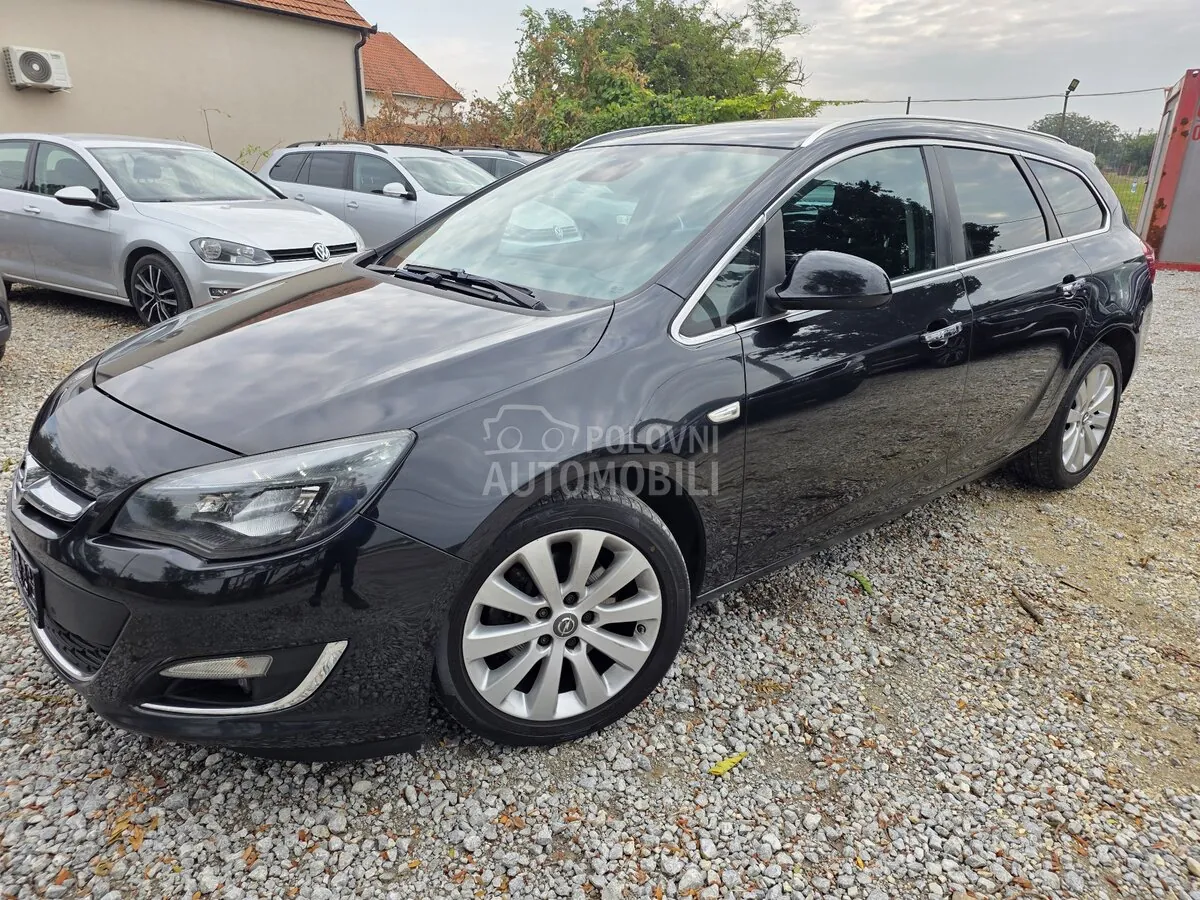 Opel Astra J 2013 photo 3