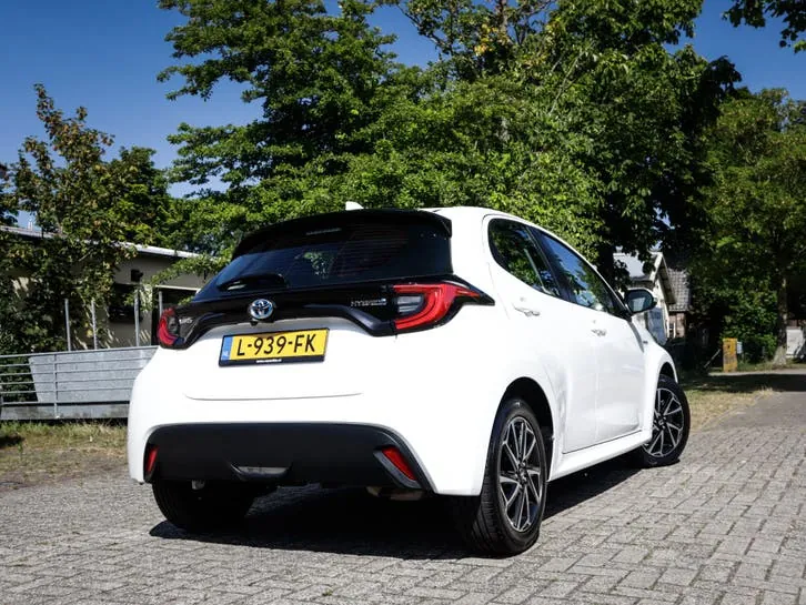 Toyota Yaris 2021 photo 2