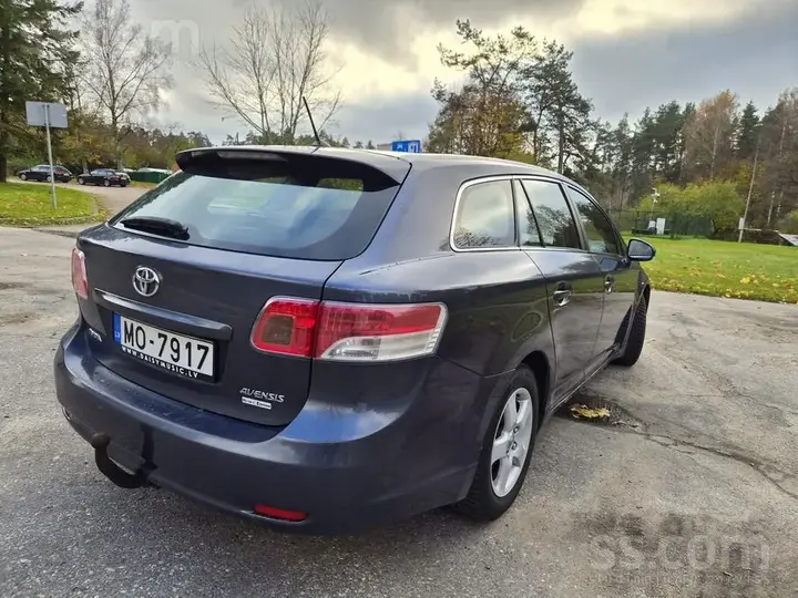 Toyota Avensis 2009 photo 2