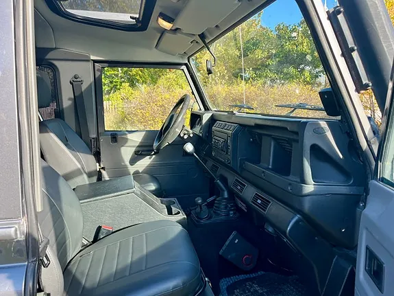 Land Rover Defender 90 2003 photo 5